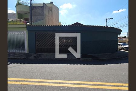 Casa à venda com 160m², 3 quartos e 4 vagas Casa à venda com 160m², 3 quartos e 4 vagasFachada da Casa