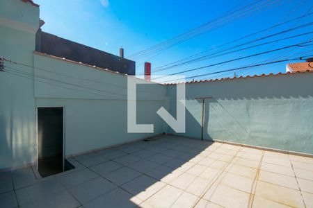 Casa à venda com 160m², 3 quartos e 4 vagas Casa à venda com 160m², 3 quartos e 4 vagasQuinta - fundo