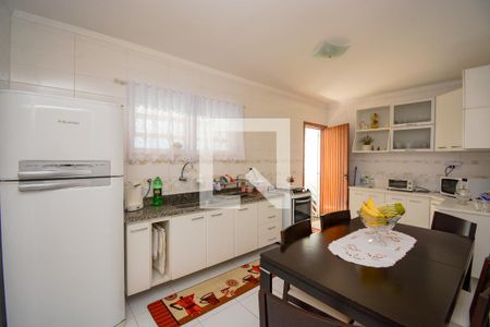 Casa à venda com 160m², 3 quartos e 4 vagas Casa à venda com 160m², 3 quartos e 4 vagasCozinha