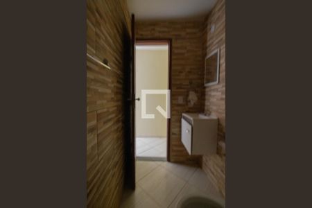 Banheiro  de kitnet/studio para alugar com 1 quarto, 45m² em Vargem Pequena, Rio de Janeiro