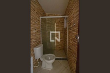 Banheiro  de kitnet/studio para alugar com 1 quarto, 45m² em Vargem Pequena, Rio de Janeiro