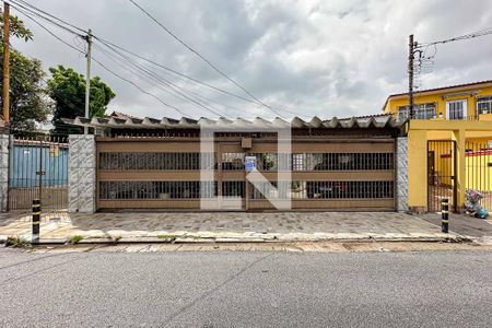 Casa para alugar com 430m², 5 quartos e 3 vagas Casa para alugar com 430m², 5 quartos e 3 vagasFachada