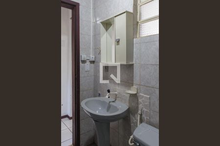 Banheiro de casa para alugar com 1 quarto, 50m² em Santo Antônio, Porto Alegre