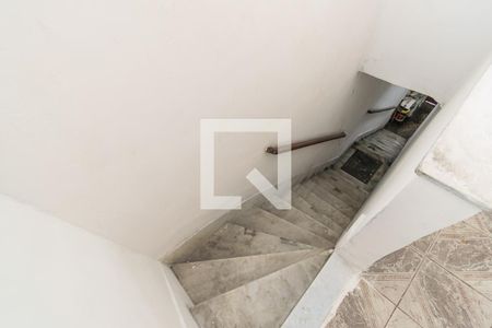 Sala - Escada de acesso de apartamento para alugar com 2 quartos, 40m² em Brás de Pina, Rio de Janeiro