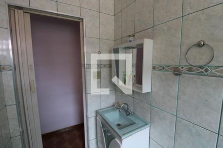 Casa à venda com 130m², 4 quartos e 2 vagasBanheiro 1