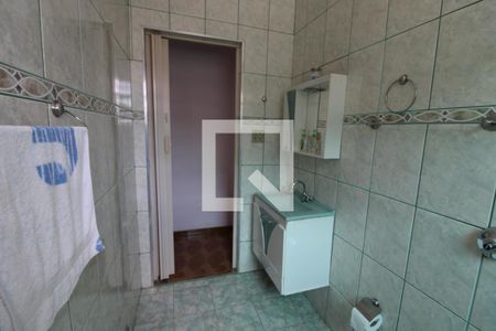 Casa à venda com 130m², 4 quartos e 2 vagasBanheiro 1