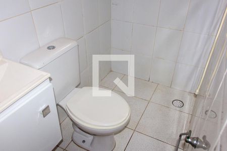 Banheiro de kitnet/studio para alugar com 1 quarto, 24m² em Pompeia, São Paulo