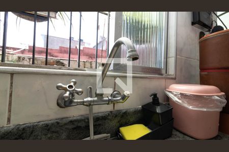 Casa à venda com 175m², 2 quartos e 2 vagasCozinha - Torneira