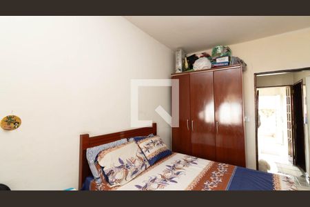 Quarto 1 de casa à venda com 2 quartos, 175m² em Vila Domitila, São Paulo