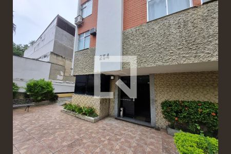 Apartamento para alugar com 77m², 2 quartos e 1 vagaFachada e portaria