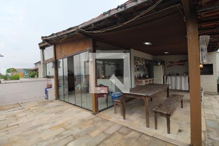 Apartamento à venda com 190m², 3 quartos e 2 vagas Apartamento à venda com 190m², 3 quartos e 2 vagasTerraço