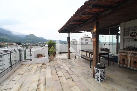 Apartamento à venda com 190m², 3 quartos e 2 vagas Apartamento à venda com 190m², 3 quartos e 2 vagasTerraço