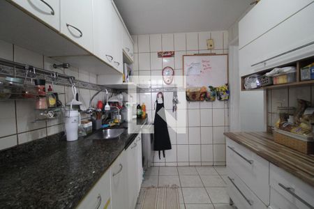 Apartamento à venda com 190m², 3 quartos e 2 vagas Apartamento à venda com 190m², 3 quartos e 2 vagasCozinha e Área de Serviço