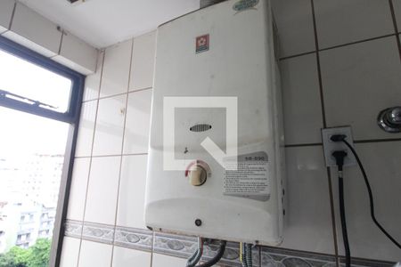 Apartamento à venda com 190m², 3 quartos e 2 vagas Apartamento à venda com 190m², 3 quartos e 2 vagasCozinha e Área de Serviço