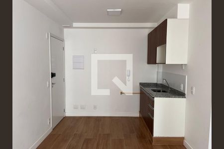 Cozinha de apartamento para alugar com 2 quartos, 47m² em Vila Pompéia, São Paulo