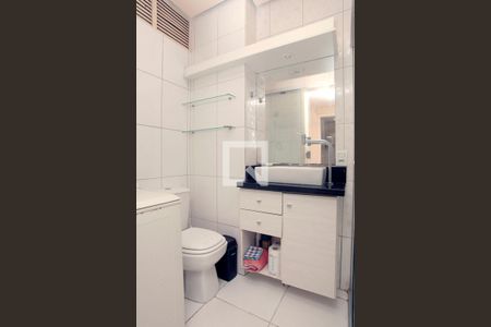 Banheiro de apartamento para alugar com 1 quarto, 61m² em Centro, Porto Alegre