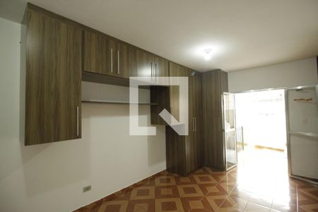 Quarto 1 - Armários de casa para alugar com 2 quartos, 55m² em Vila Romano, São Paulo