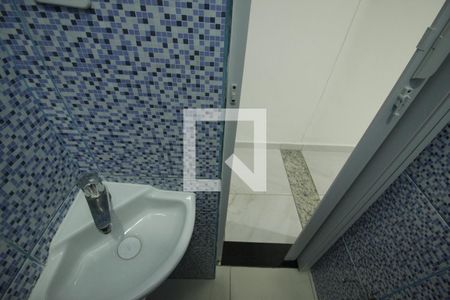 Lavabo de casa para alugar com 2 quartos, 55m² em Vila Romano, São Paulo