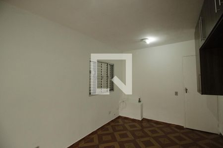 Quarto 2 de casa para alugar com 2 quartos, 55m² em Vila Romano, São Paulo