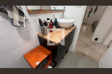 Apartamento para alugar com 71m², 2 quartos e sem vagaBanheiro