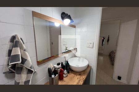 Apartamento para alugar com 71m², 2 quartos e sem vagaBanheiro