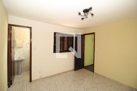 Casa à venda com 212m², 4 quartos e 4 vagasQuarto 4 - Suíte