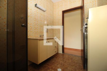 Casa à venda com 212m², 4 quartos e 4 vagasBanheiro