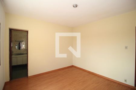 Casa à venda com 212m², 4 quartos e 4 vagasQuarto 1 - suíte