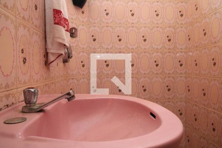 Casa à venda com 212m², 4 quartos e 4 vagasLavabo