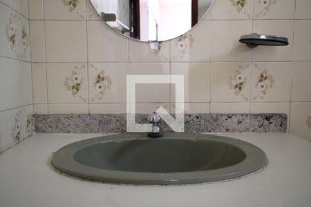 Casa à venda com 212m², 4 quartos e 4 vagasBanheiro da Suíte - Quarto 1 