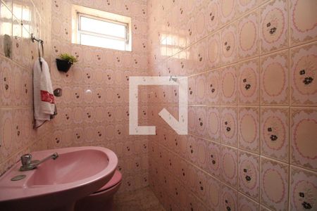 Casa à venda com 212m², 4 quartos e 4 vagasLavabo