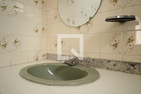 Casa à venda com 212m², 4 quartos e 4 vagasBanheiro da Suíte - Quarto 1 