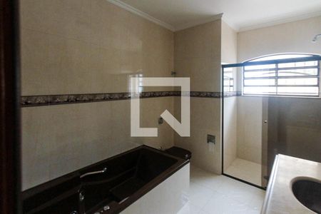 Casa à venda com 288m², 3 quartos e 3 vagasBanheiro da Suíte