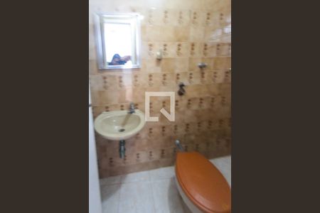 Casa à venda com 288m², 3 quartos e 3 vagasBanheiro de Serviço