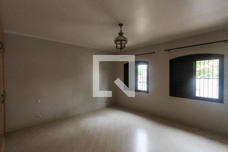 Casa à venda com 288m², 3 quartos e 3 vagasSuite