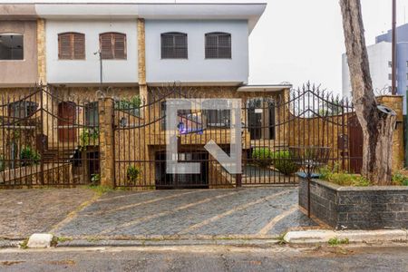 Casa à venda com 288m², 3 quartos e 3 vagasFachada