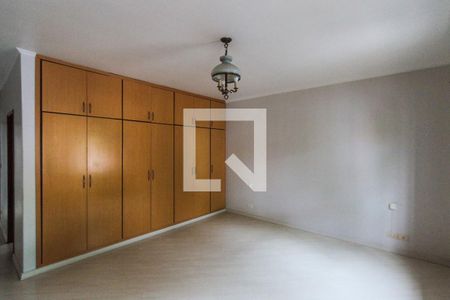 Casa à venda com 288m², 3 quartos e 3 vagasSuite