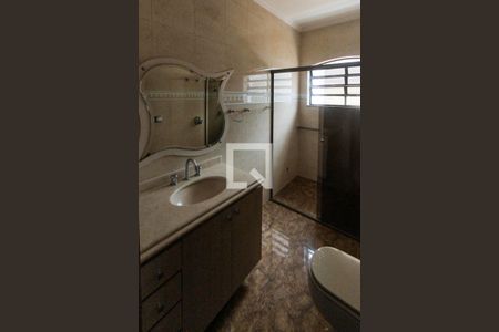 Casa à venda com 288m², 3 quartos e 3 vagasBanheiro