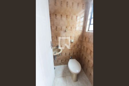 Casa à venda com 288m², 3 quartos e 3 vagasLavabo da Garagem