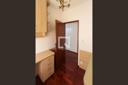 Casa à venda com 288m², 3 quartos e 3 vagasEscritório