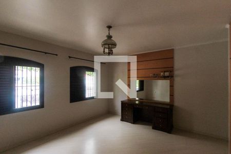 Casa à venda com 288m², 3 quartos e 3 vagasSuite