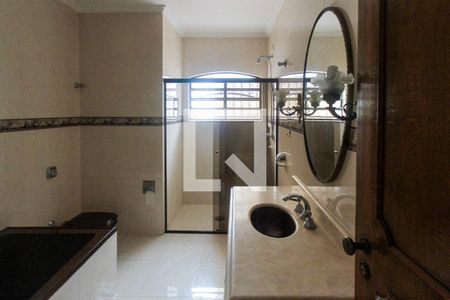 Casa à venda com 288m², 3 quartos e 3 vagasBanheiro da Suíte