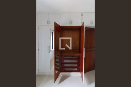 Casa à venda com 288m², 3 quartos e 3 vagasQuarto 02