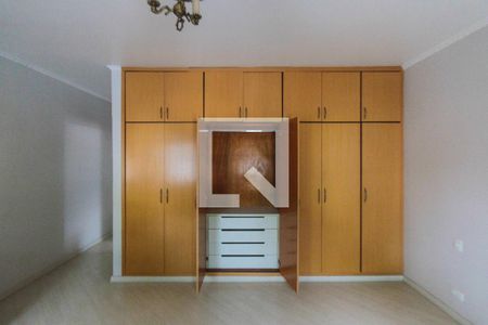 Casa à venda com 288m², 3 quartos e 3 vagasSuite