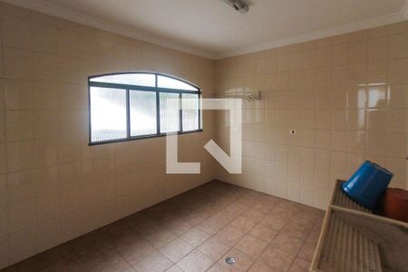 Casa à venda com 288m², 3 quartos e 3 vagasÁrea de Serviço