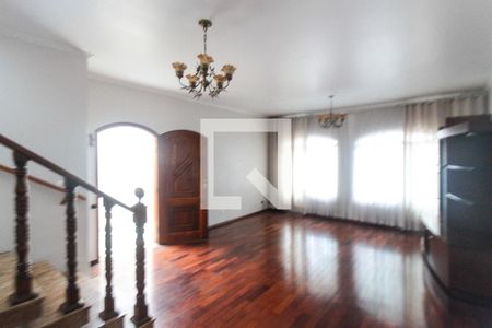 Casa à venda com 288m², 3 quartos e 3 vagasSala