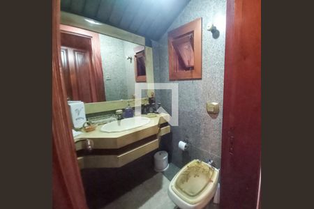 Casa à venda com 381m², 3 quartos e 6 vagasBanheiro