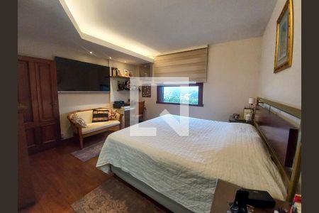 Casa à venda com 381m², 3 quartos e 6 vagasquarto