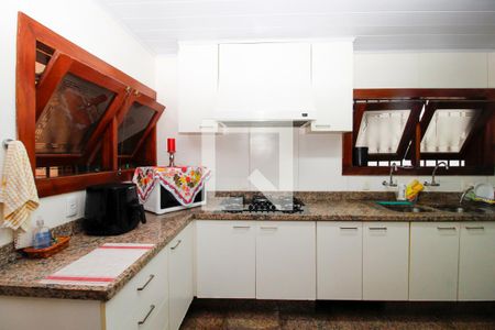 Casa à venda com 381m², 3 quartos e 6 vagasCozinha