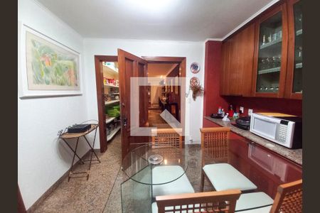 Casa à venda com 381m², 3 quartos e 6 vagassala de jantar
